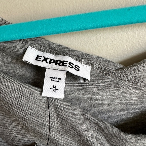 NWT Express Gray Off the Shoulder Long Sleeve Tee Shirt M - Picture 2 of 9